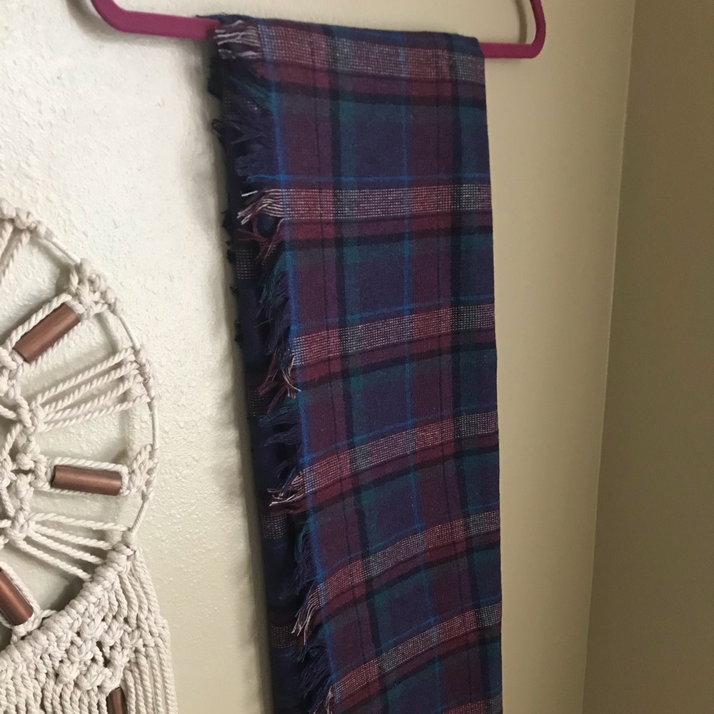 Gorgeous handmade wool Scottish tartan wrap scarf